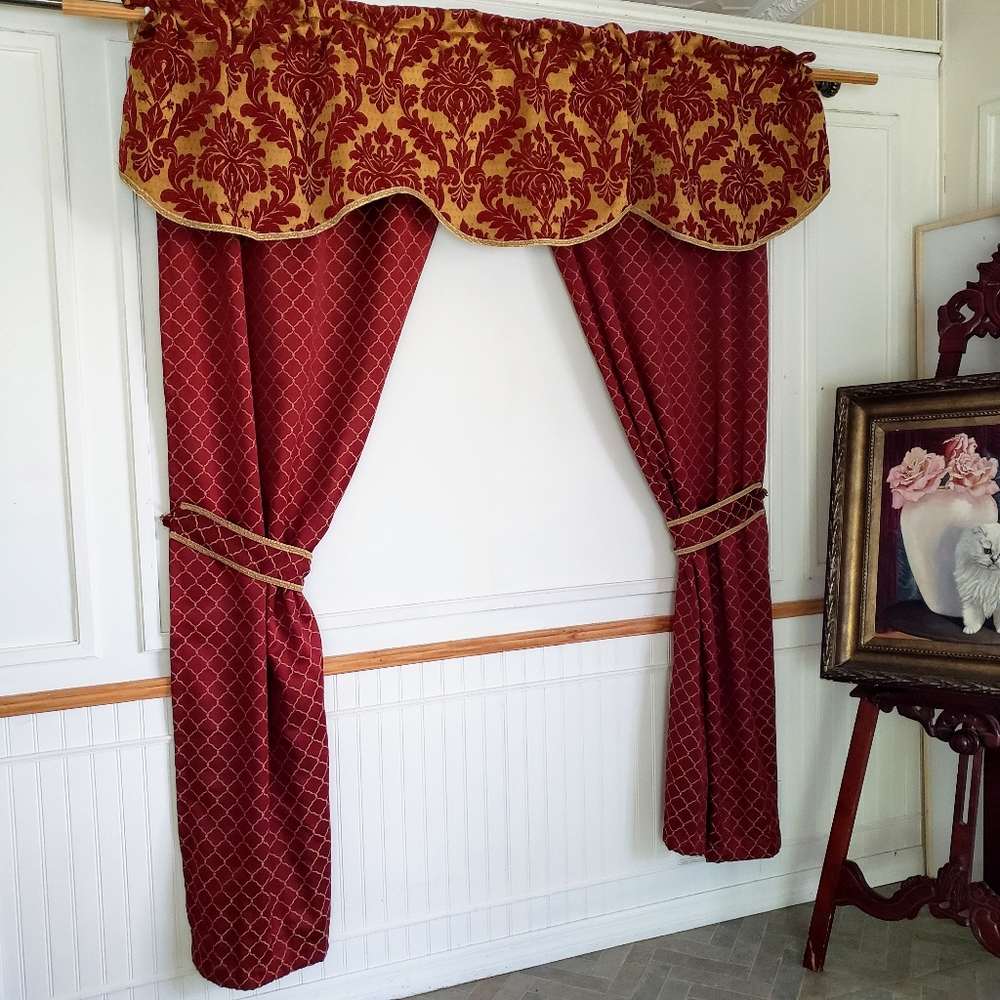 Linens N Things Curtain Panels Valances Ties 74W x 79L Wide Pocket Red Jacquard